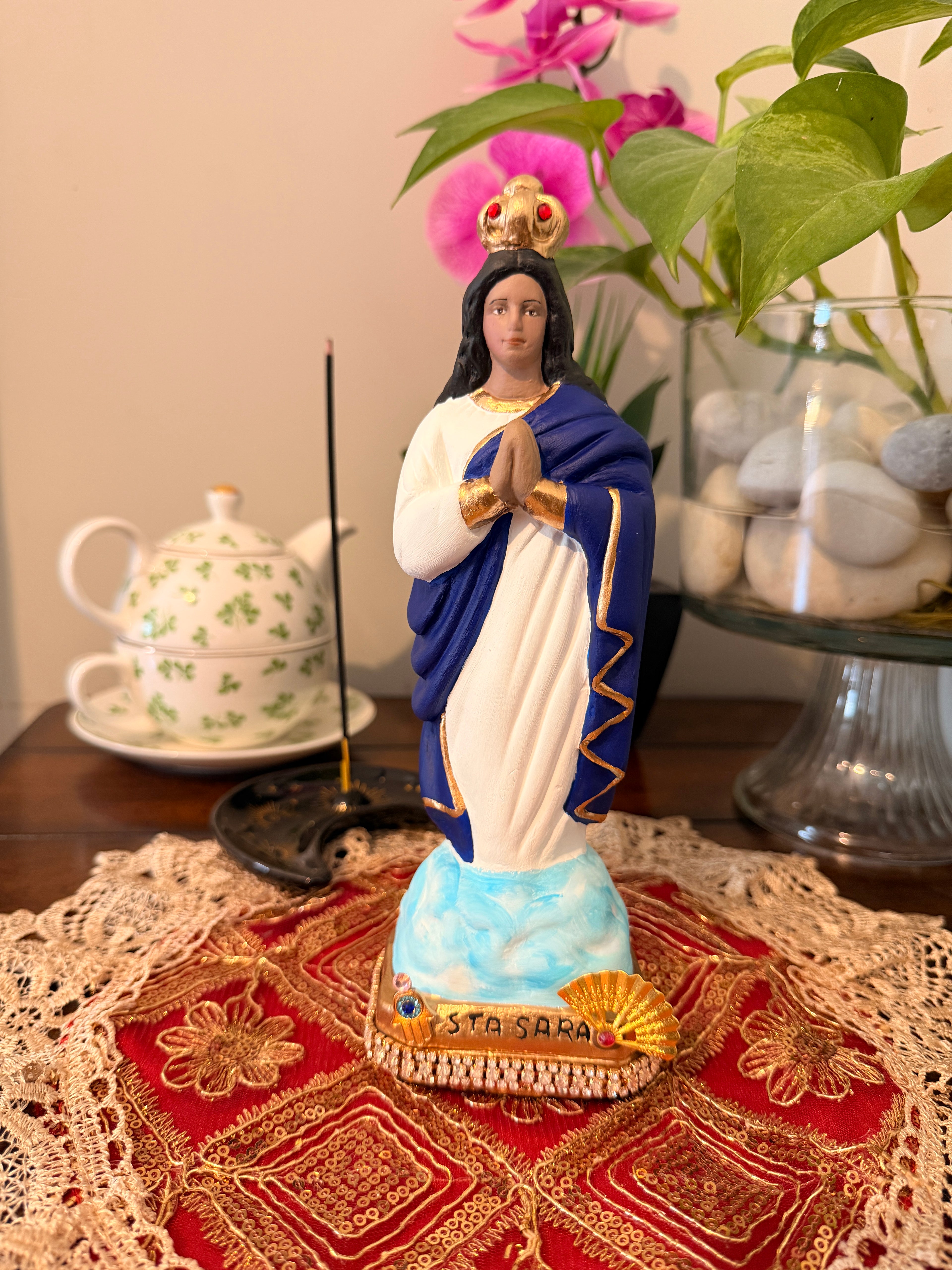 Saint Sara Kali 8.5” | Santa Sara | Black Madonna Figurine | Patroness of the Romani | Spiritual Altar Decor | Handmade Gypsum Statue