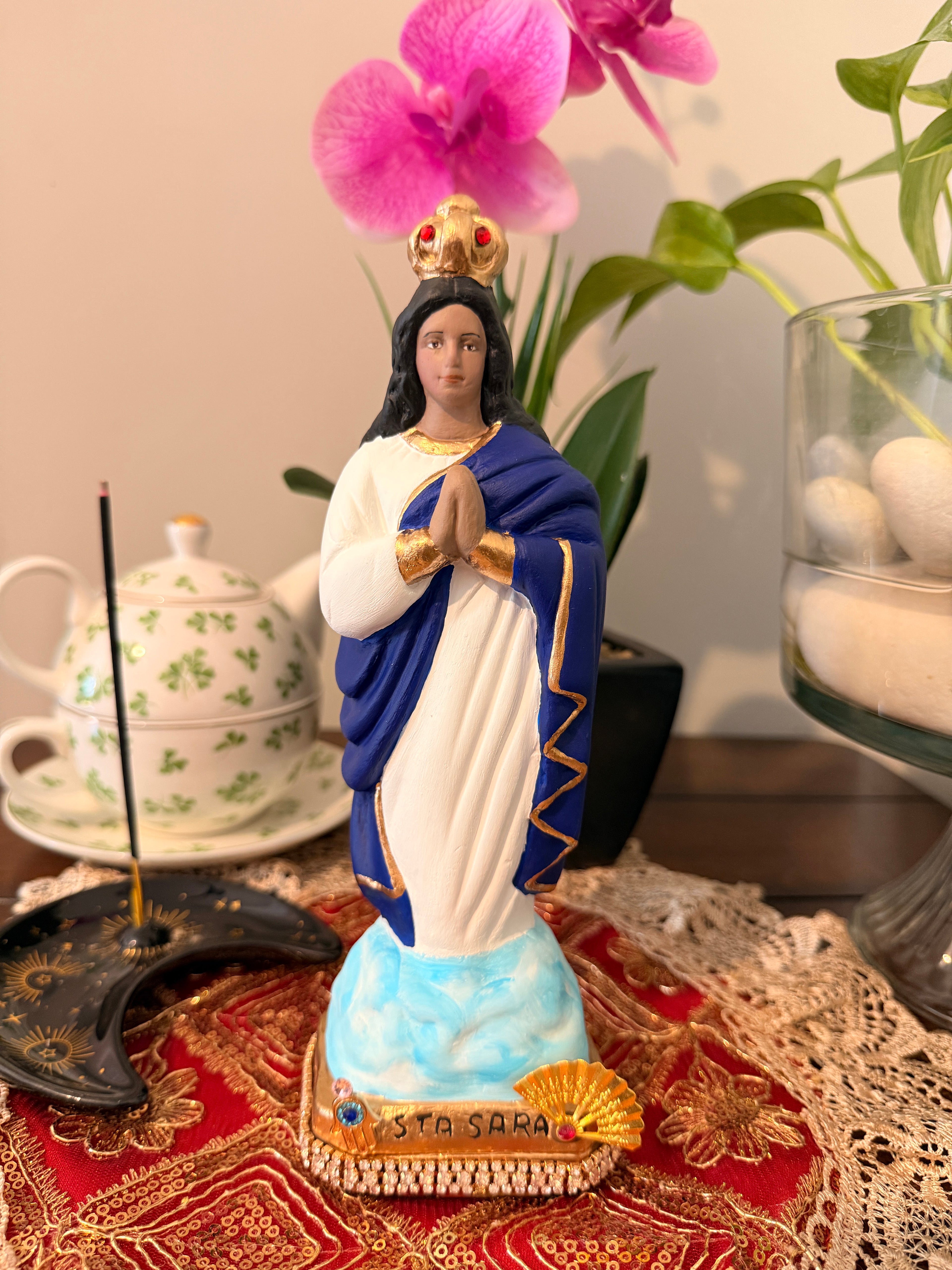 Saint Sara Kali 8.5” | Santa Sara | Black Madonna Figurine | Patroness of the Romani | Spiritual Altar Decor | Handmade Gypsum Statue